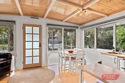 Image de The Pines Summary:<br>Lo