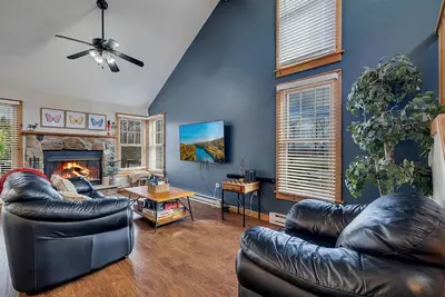 Image de Cozy Camelback Mountain House w/ Deck & Grill