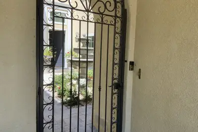 Image de Guard gated community, spacious, clean and updated  Available for Balloon Fiesta