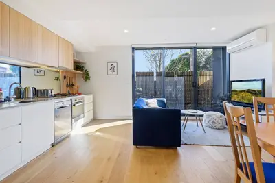 Image de Cosy 1-Bed with Private Balcony By Showgrounds