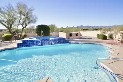 Image de Serene Reflections: Luxury Home with Resort Amenities.