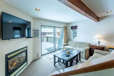 Image de Telemark 4 (4-Bedroom Condo) with Pool by RedAwning