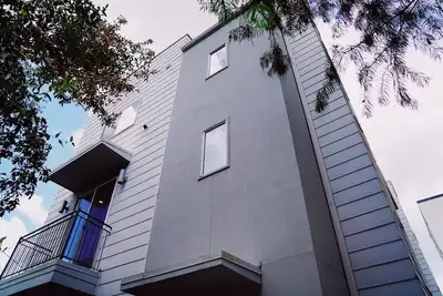 Image de Modern 3- bedroom Midtown Townhome w/ free parking