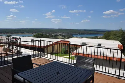 Image de Incredible Lake Views Retreat