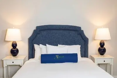 Image de Luxury vacation home located in Williamsburg, Va. near theme parks and beaches.