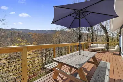 Image de Slope View *Higher Ground Retreat