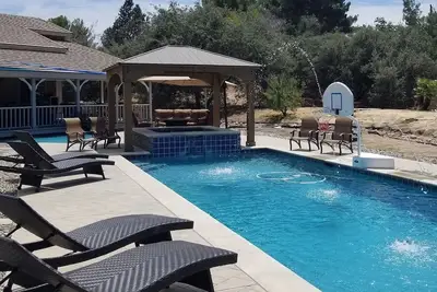Image de California Swim Ranch Living at Vasquez Mountain View Ranch