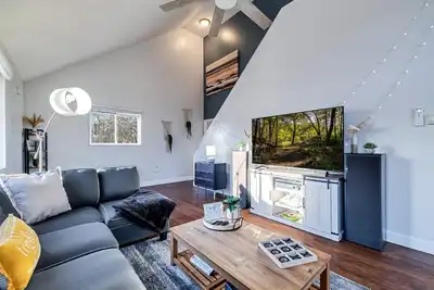 Image de Cozy Home w Sauna, Hot tub, Indoor Pool