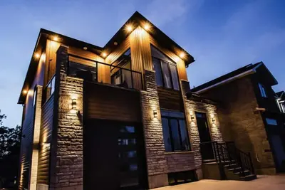 Image de Grand Bend Modern Living Entire Lower Unit with Separate Entrance