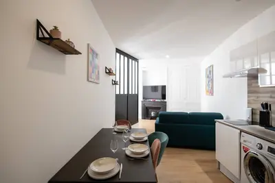 Image de L'Arty - Très joli studio moderne place Valmy