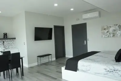 Image de Downtown Studio Apartment 2
