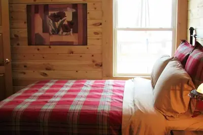 Image de Gorgeous 2 Bedroom on Nelson Lake w/ Direct to miles of Snowmobile trails