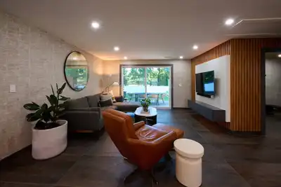 Image de Modern & design insp house in quiet neighborhood