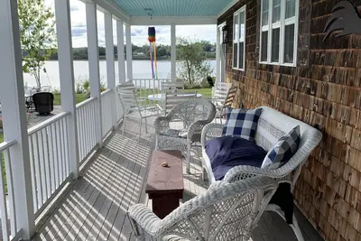 Image de Cozy Waterfront Bay Cottage