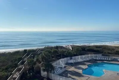 Image de \"Beaches be Crazy\" 2 bed, 2 bath St Regis in Ntb