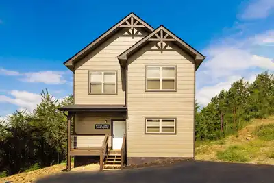 Image de New mountain view cabin! Tucked away yet short drive to attractions