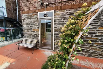 Image de Lovely 2 bedroom apartment in a private house with beautiful garden