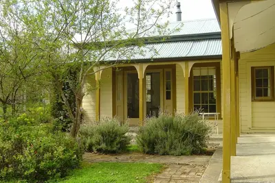 Image de Spacious historic cottage