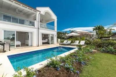 Image de Four bedroom luxurious Mews Villa in a gated residence
