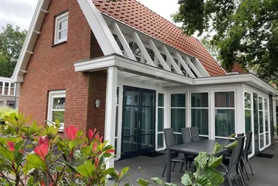 Image de Bungalow with 4 bedrooms and a terrace with outdoor fireplace
