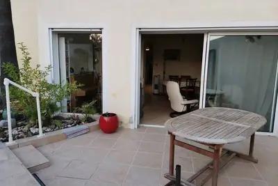 Image de Villa spacieuse proche centre et plages.