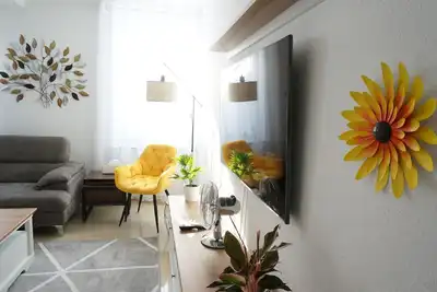 Image de \"My Apartment\" Flowers with fireplace for up to 10 people