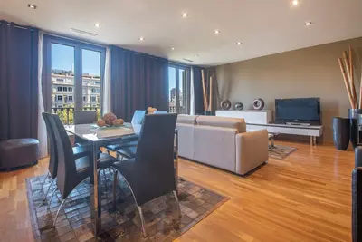 Image de PdG15 Suite Sagrada: Premium 3br on Paseo de Gracia, Steps from Plaça Catalunya