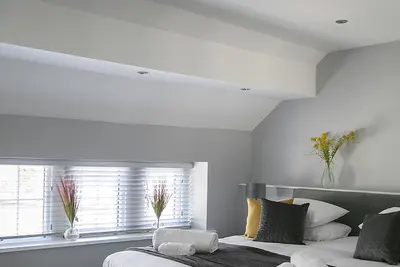 Image de A spacious and stylish 2 bedroom, 2 bathroom duplex apartment