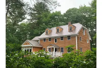 Spacious 1-Bedroom Apartment With Gorgeous Yard!