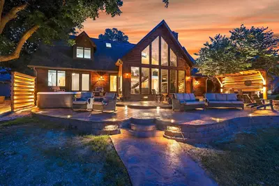 Image de Spacious Lakefront Home w/ Private Dock!