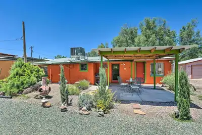 Image de Adobe-Style Tumacacori Home w\/ Trail Access!