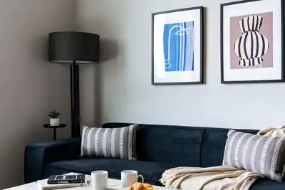 Image de Kasa | Modern 2bd + Near Red District | Reno
