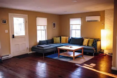 Image de Romantic Apartment in Historic Stone Ridge