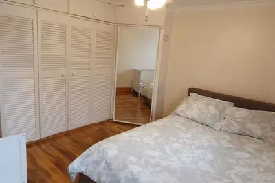 Image de offering cheerfull and spacious rooms through this 3 bedroom semi detached house