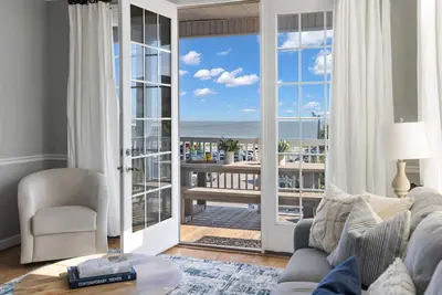 Image de Enjoy a winter getaway to the Beach! Pet Friendly w/ Ocean Views