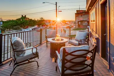 Image de Arcade | Game Rm | Rooftop Patio Overlooking Downtown