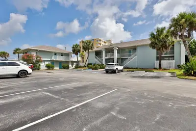 Image de Coastal Life 206 - A 2nd floor studio with 2 single beds