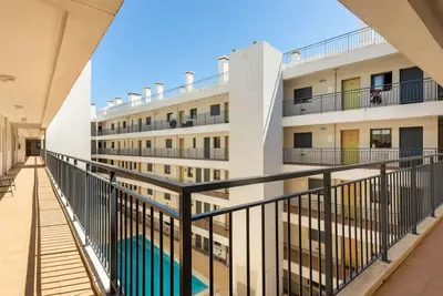 Image de Confortable appartement pour 4 personnes avec Wifi, piscine, climatisation, Tv, balcon et parking