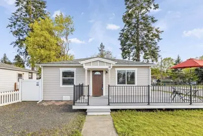 Image de Modern Home near Downtown and Coeur d'Alene Lake!