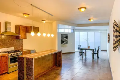 Image de Lovely 3 Bedroom House w\/Car Garage on the Beach