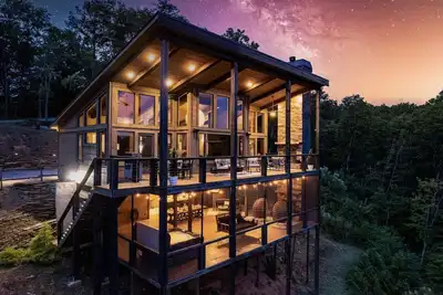 Image de Modern Cabin with Incredible Mountain Views! 5 Min to Blue Ridge! Hot Tub!