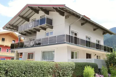 Image de Fantastique chalet individuel près du centre de Kaprun