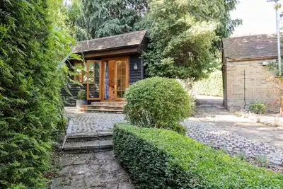 Image de Willow Cottage, romantic, with pool in Dartford