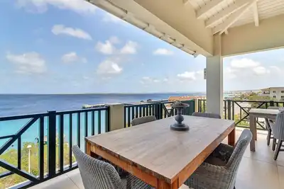 Penthouse on the Bay with Stunning Sea Views