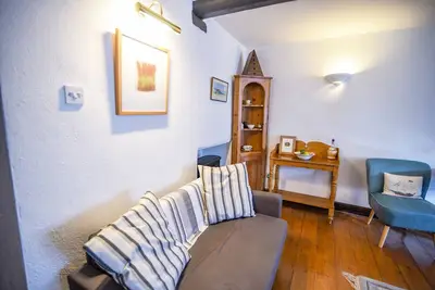 Apt 1 44/45 Coombe Street, family friendly in Lyme Regis