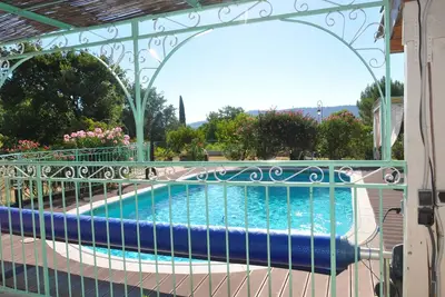 Image de Logement au coeur du luberon, Ă la campagne