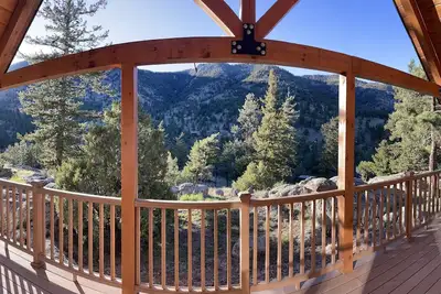 Image de Cozy 2\/2 Log Cabin Home - 11 miles from Estes Park, Co