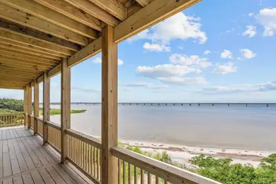 Image de Summer Savings - Soundfront Home with Pool, Hot Tub, Elevator, and Theater