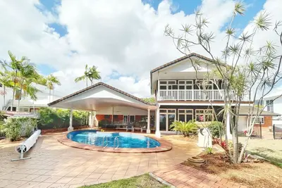 Image de Stunning Beachfront Luxury – Newly renovated
