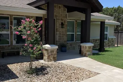 Image de Serenity at Lake Travis\nThe place to chill on Lake Travis!